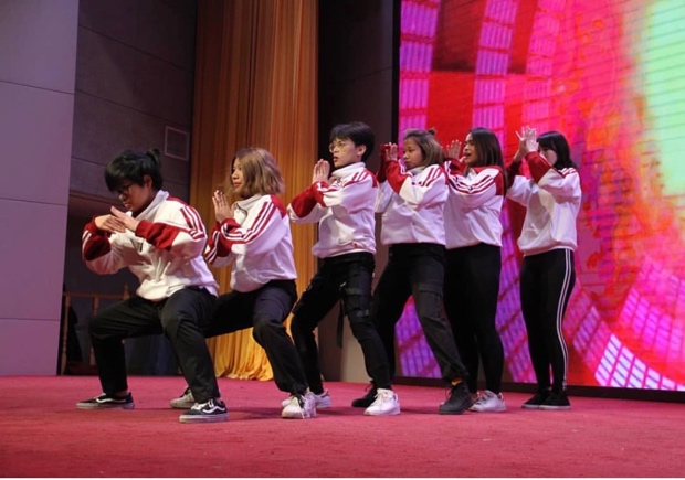 แสดงบนเวที BLCU